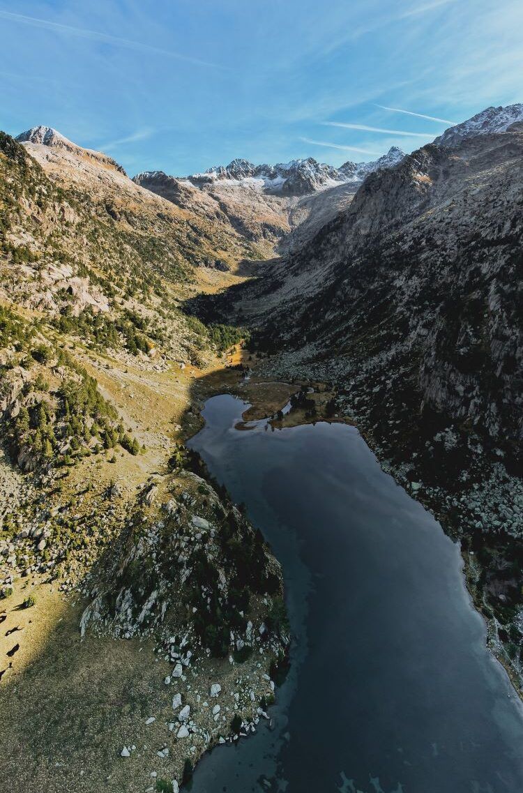 vsita con dron un lago en lleida