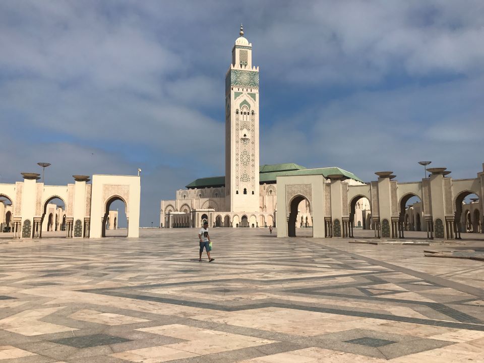 mezquita casablanca de marruecos vista de frente