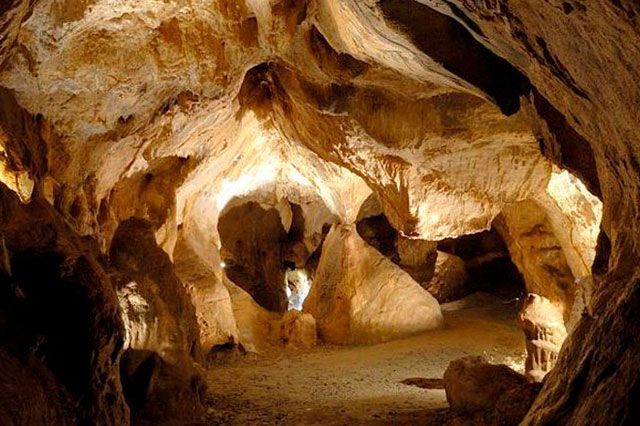 cuevas en el pais vasco